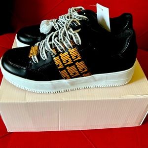 Juicy Couture “J Danika” sneakers NWT size 8